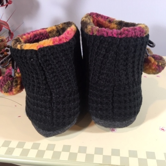 Cuddl Duds Fleece Lined Ankle Bootie Slippers - Picture 3 of 8